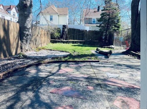 327 6th Ave, Mount Vernon NY  10550-4113 exterior