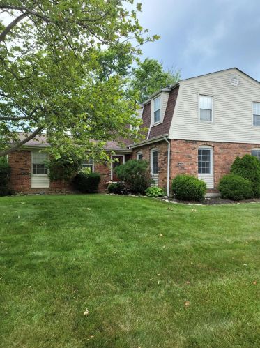 11907 Cedarcreek Dr, Cincinnati, OH 45240-1504