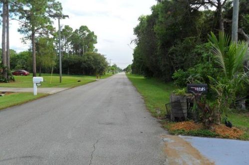 772 Grenada St, Fort Pierce, FL 34983-1164