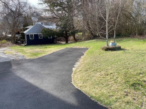 21 Rockwood Ave, Ansonia, CT 06401-3027