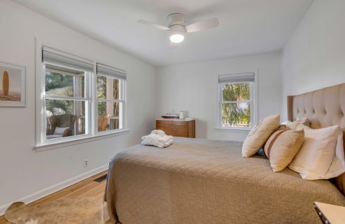 2201 Palm Blvd, Isle Of Palms SC  29451-2349 exterior