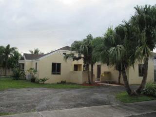 231 136th Ave, Miami, FL 33182-1902
