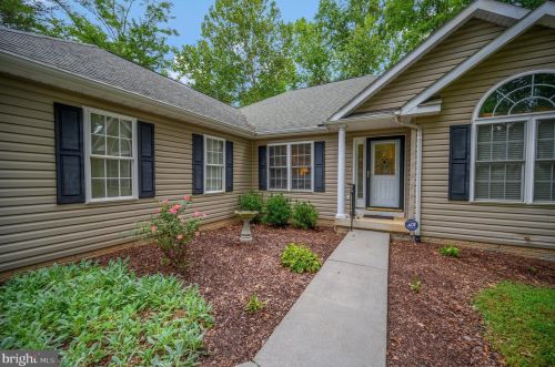 410 Lakeview Pkwy, Locust Grove, VA 22508-5164