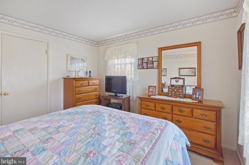 7612 Pollen St, Lorton VA  22079-1636 exterior