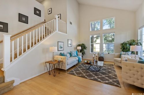 600 Landmark Ln, Redwood City CA  94065-2888 exterior