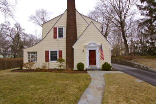 44 Hillside Ave, Katonah, NY 10536-2014