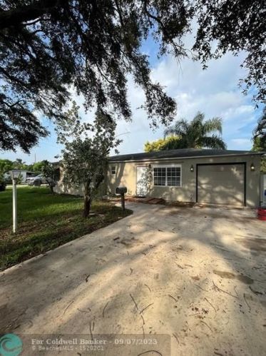 328 26th Ave, Hollywood FL  33020-4802 exterior