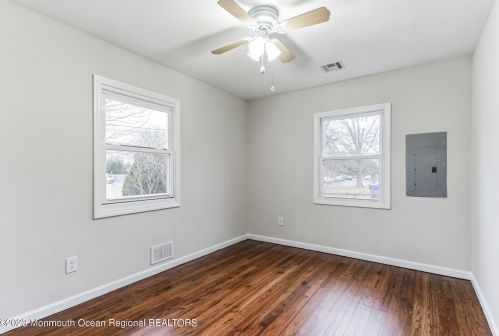 21 Maplewood Dr, Bricktown NJ  08723-3353 exterior
