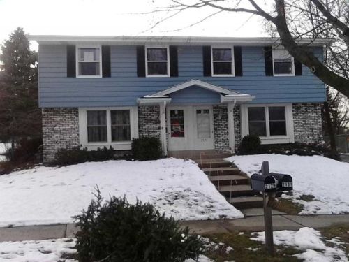 2129 Kilps Dr, Waukesha WI  53188-4708 exterior