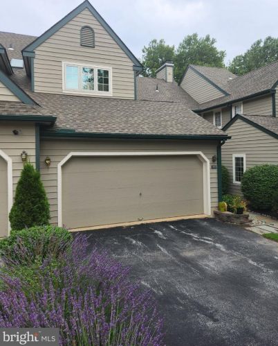 402 Glen Arbor Ct, Norristown, PA 19406-3189