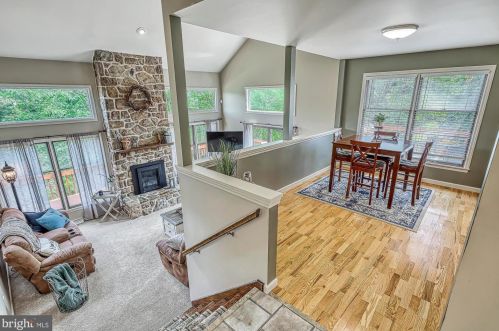 1015 Country Club Rd, Camp Hill PA  17011-1049 exterior