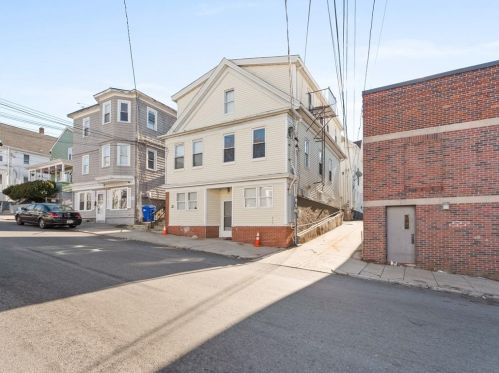 552 Union Ave, Providence, RI 02909-4810