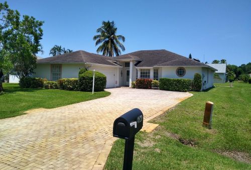 4820 49th Ave, Vero Beach, FL 32967-0907