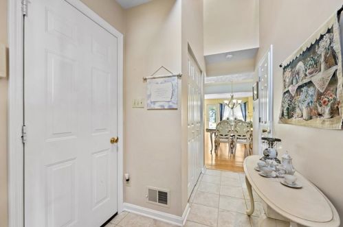 228 Commons Dr, Oakmont, PA 15139-1186