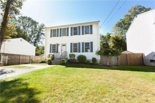 60 Standring St, Cumberland, RI 02864-5222