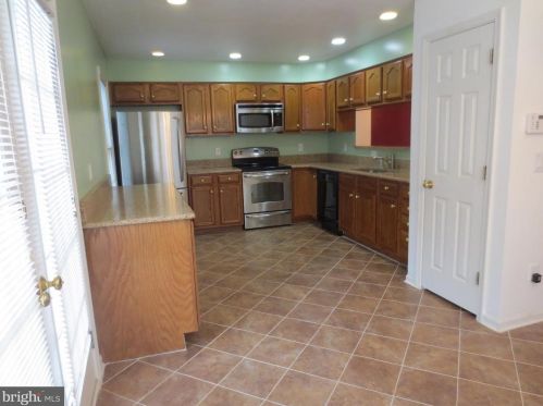 7549 Westmore Dr, Springfield VA  22150-4271 exterior