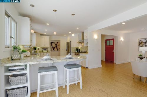 4 Loma Vista Dr, Orinda CA  94563-2213 exterior