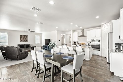 4009 79th Dr, Phoenix AZ  85043-3502 exterior