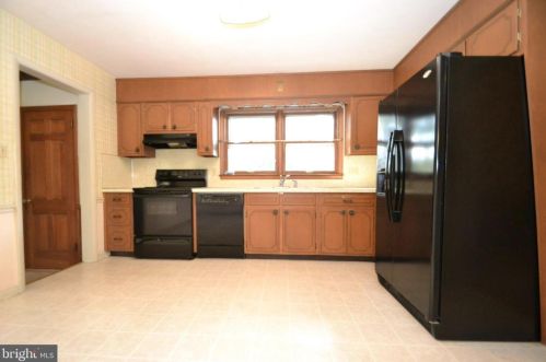 1023 Areba Ave, Swatara PA  17033-2204 exterior