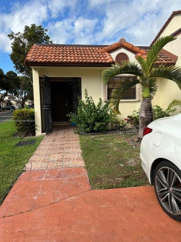 18826 63rd Ct, Hialeah, FL 33015-4700