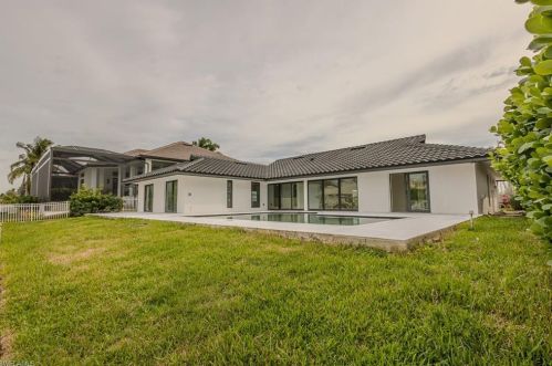 291 Heron Ave, Naples, FL 34108-2113