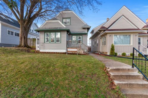6626 Moltke Ave, Milwaukee, WI 53210-1351