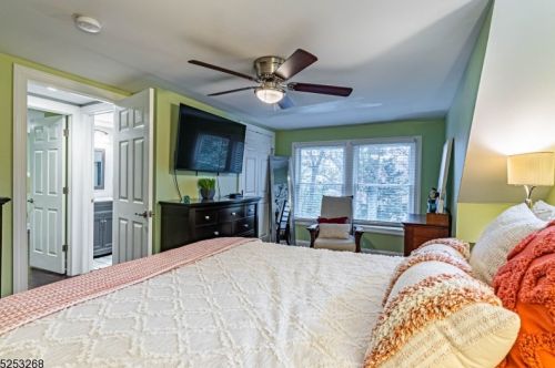 45 Longview Trl, Parsippany NJ  07834-2039 exterior