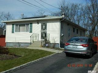 55 Garden City Ave, Wheatley Heights NY  11798-3011 exterior