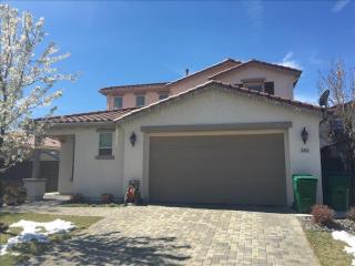 450 Roseben Ct, Reno, NV 89521-8360