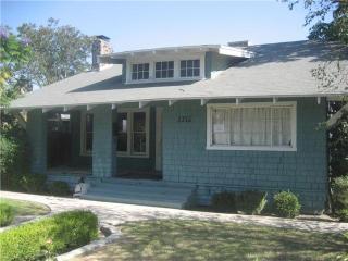 2216 Park Way, Bakersfield, CA 93304-1117
