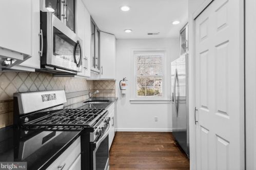 2172 Harbour Dr, Palmyra NJ  08065-1123 exterior