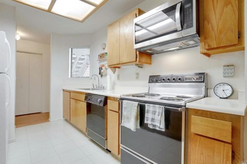 2512 Westberry Dr, Santa Rosa CA 95403-4134 exterior