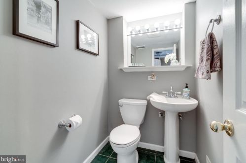 6614 Huntsman Blvd, Springfield VA 22152-2621 exterior