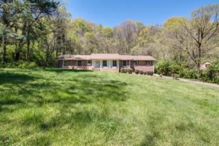 6628 Ellesmere Rd, Nashville, TN 37205-3928