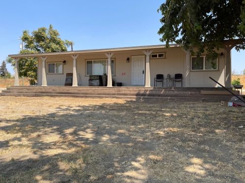 5881 Harvey Rd, Winton, CA 95388-9609