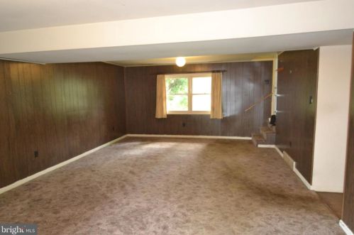 517 Wayne Dr, Navy Sup Dpt PA  17055-4985 exterior