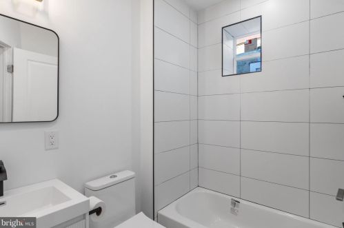 310 Mckean St, Philadelphia PA  19148-2630 exterior