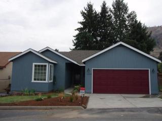 1339 Johnson Ct, Wenatchee, WA 98801-6201