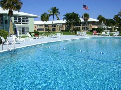 5520 Ocean Blvd, Boynton Beach, FL 33435-7075