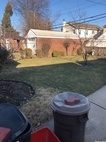 24 Wellington Rd, Floral Park, NY 11003-1414