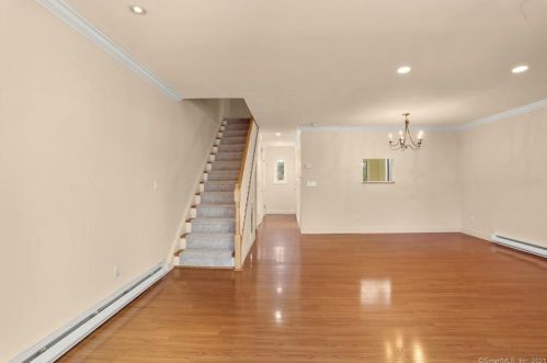 30 De Bera Ln, Stamford, CT 06902-3549