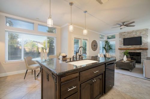 111 Burrill Dr, Folsom CA  95630-2270 exterior