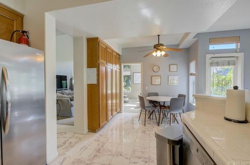 136 Valero Cir, Calabasas CA  91377-5551 exterior