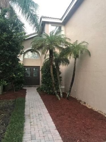 2950 163rd Ave, Hollywood, FL 33027-5236