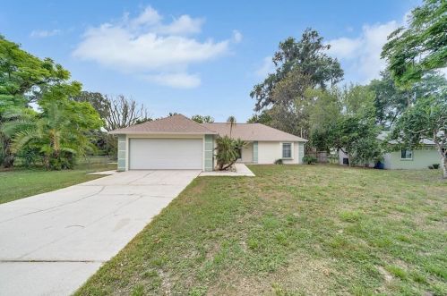 708 Grove Pl, Deland, FL 32724-2937