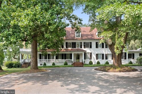 204 Buck Rd, Wilmington, DE 19807-2106