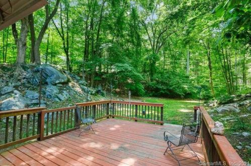 307 Berkshire Rd, Sandy Hook CT  06482-1511 exterior