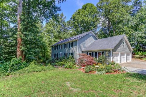 7012 Ridge Haven Rd, Greensboro, NC 27410-9235