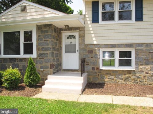 448 Willow Dr, Riverton NJ  08077-3420 exterior