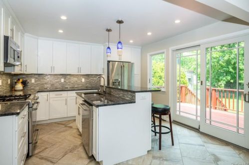 163 Coligni Ave, New Rochelle, NY 10801-2414